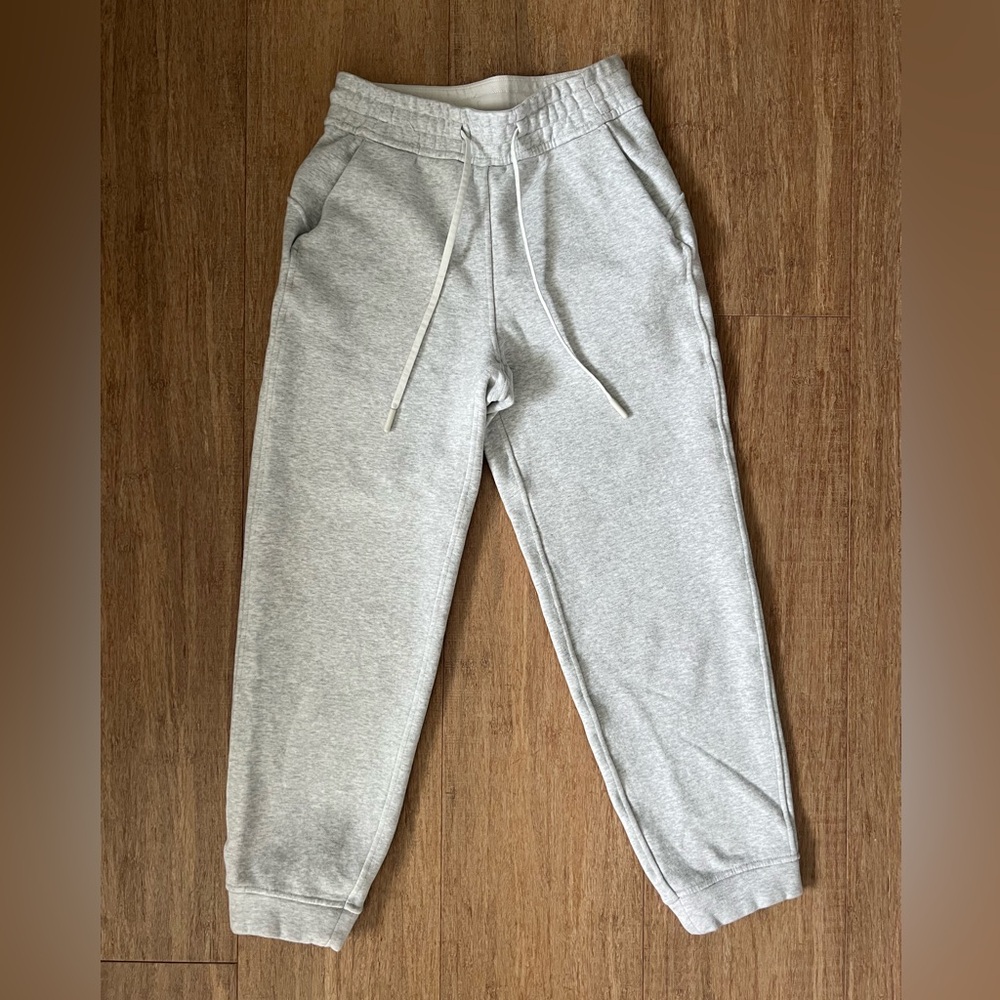 Lululemon High-Rise Cropped Jogger